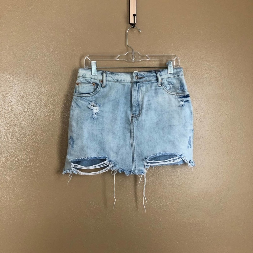Forever 21 Distressed Denim Mini Skirt Size 28